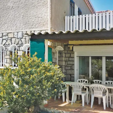 3 Bedroom Lovely In Apartment