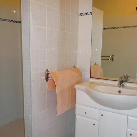 3 Bedroom Lovely In Apartment Calvi (Corsica)